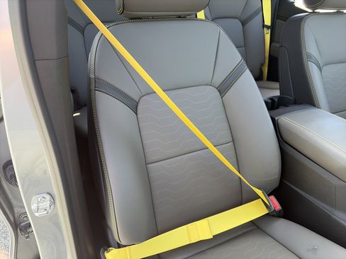 Used 2024 Chevrolet Colorado ZR2 w/ ZR2 Convenience Package III AWD/4WD image 46