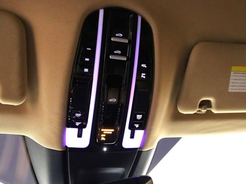 Used 2018 Porsche Panamera 4 image 65