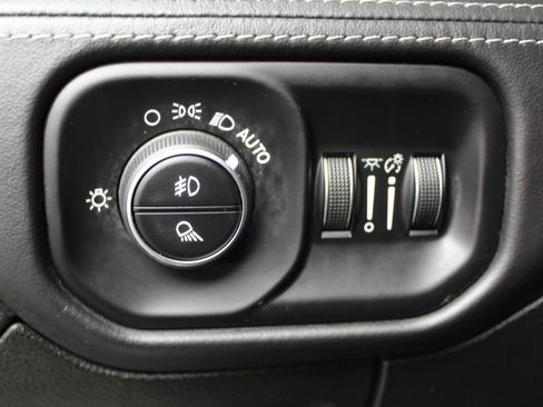 Used 2019 RAM 1500 Limited RWD image 30