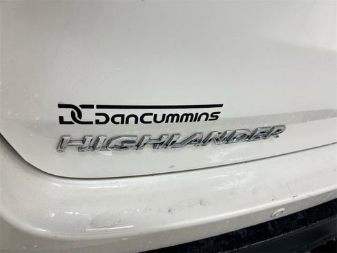 Used 2015 Toyota Highlander Limited image 27