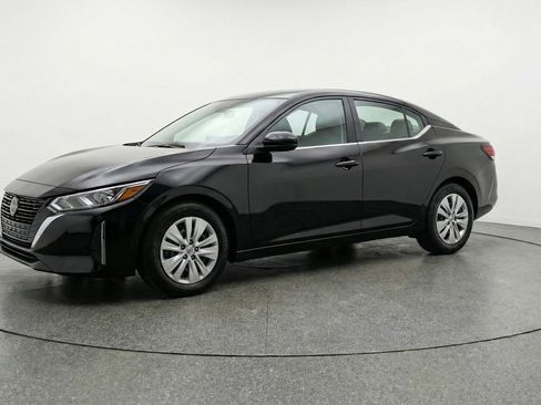 Used 2025 Nissan Sentra S FWD image 3