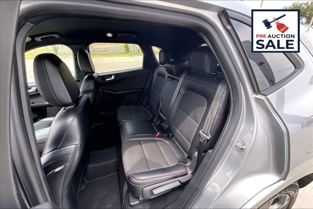 Used 2024 Ford Escape ST-Line w/ Tech Pack #1 AWD/4WD image 26