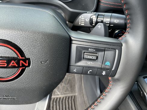 Used 2025 Nissan Rogue SV AWD/4WD image 20