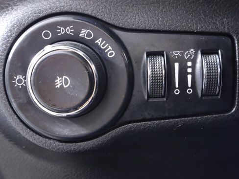 Used 2020 Jeep Compass Limited image 10