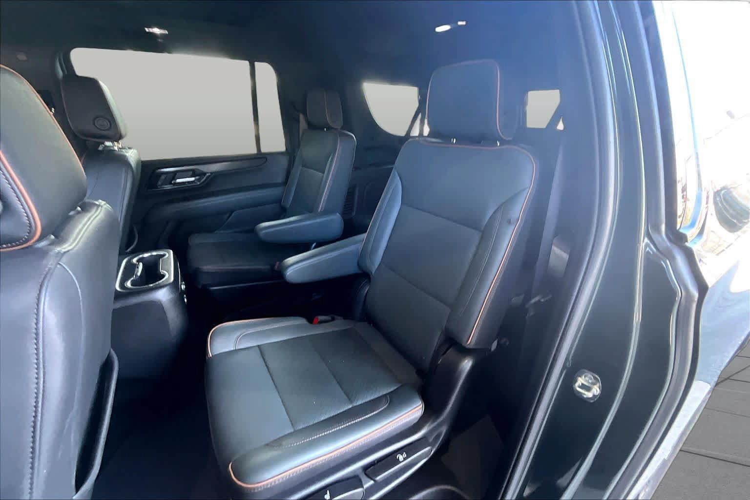 Used 2025 GMC Yukon XL AT4 w/ AT4 Premium Package AWD/4WD image 21