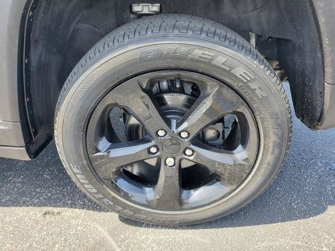 Used 2023 Jeep Grand Cherokee Altitude AWD/4WD image 30