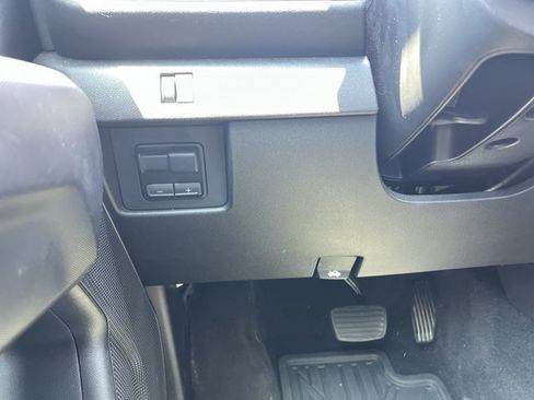 Used 2025 Chevrolet Colorado Trail Boss AWD/4WD image 18