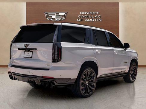 Used 2025 Cadillac Escalade V AWD/4WD image 4