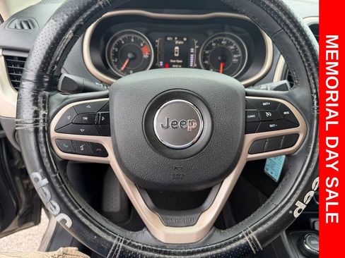 Used 2017 Jeep Cherokee Latitude w/ Trailer Tow Group AWD/4WD image 25
