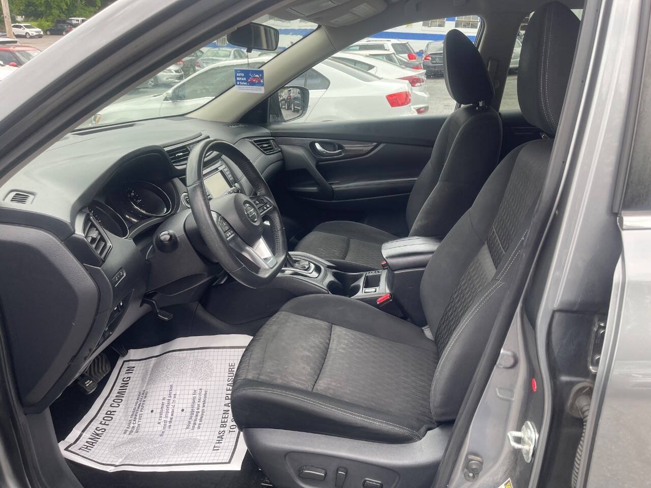 Used 2018 Nissan Rogue SV AWD/4WD image 10