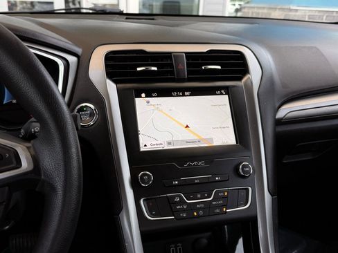 Used 2019 Ford Fusion SE FWD image 29