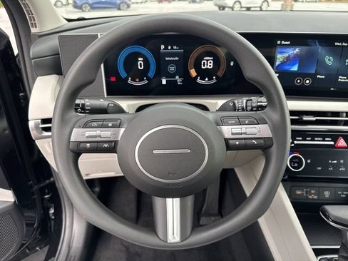 Used 2026 Hyundai Tucson SEL FWD image 17