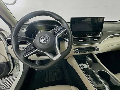 Certified 2025 Nissan Altima 2.5 SV w/ SV Premium Package image 21