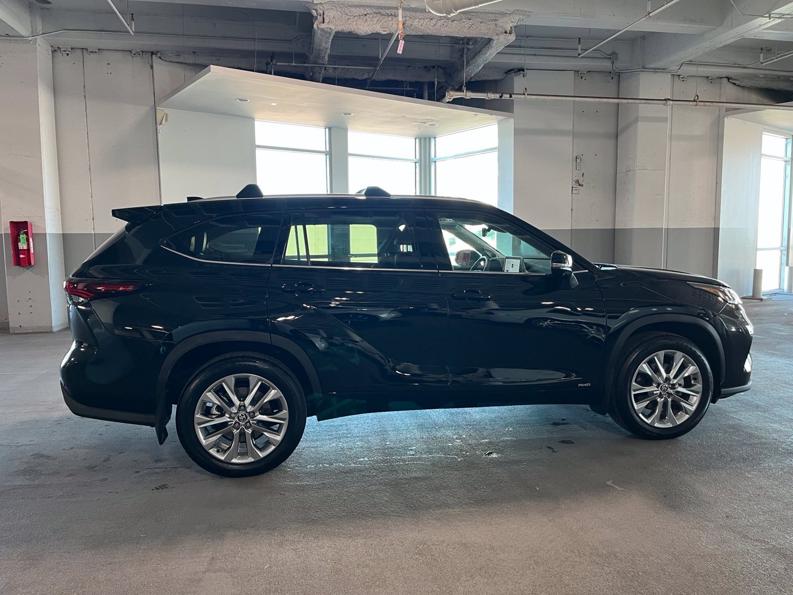 Used 2026 Toyota Highlander Limited AWD/4WD image 13