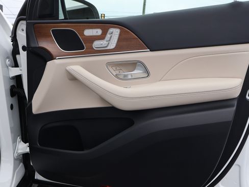 Certified 2025 Mercedes-Benz GLE 450e 4MATIC image 26