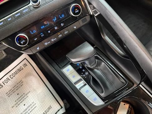 Certified 2023 Hyundai Elantra Limited FWD image 32
