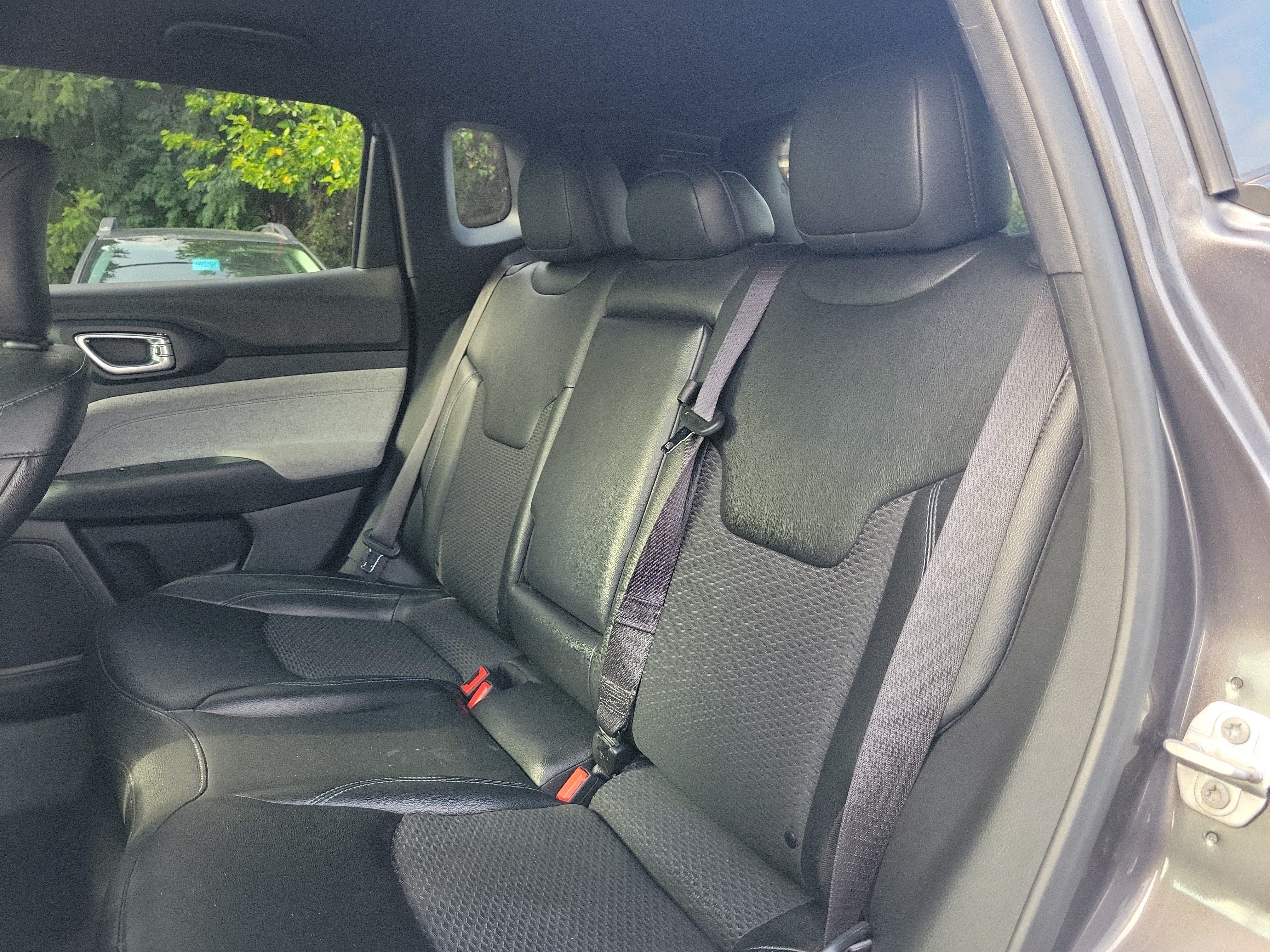 Used 2024 Jeep Compass Latitude AWD/4WD image 13