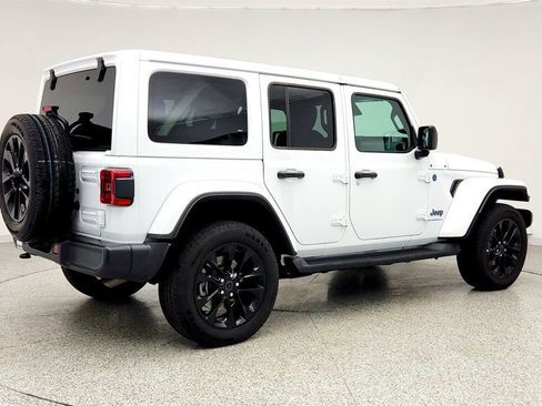 Used 2025 Jeep Wrangler Unlimited Sahara image 5