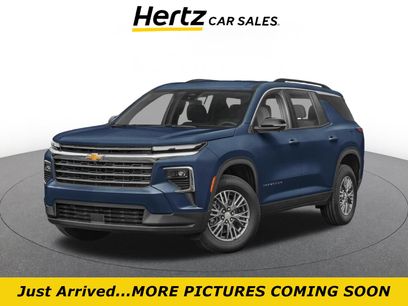 Used 2025 Chevrolet Traverse LT