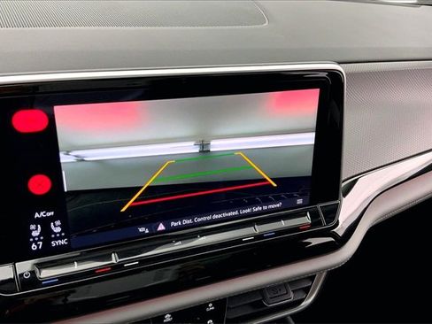 Certified 2025 Volkswagen Atlas Peak Edition SE image 21