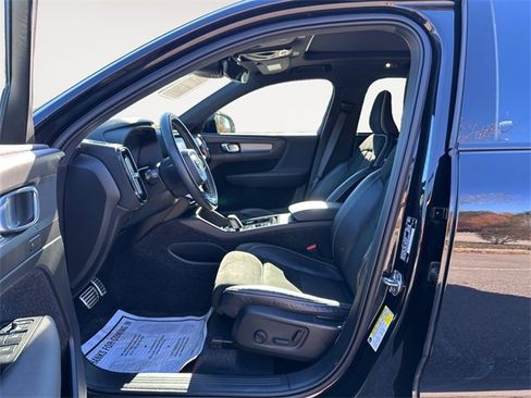 Used 2021 Volvo XC40 T5 R-Design w/ Climate Package image 9