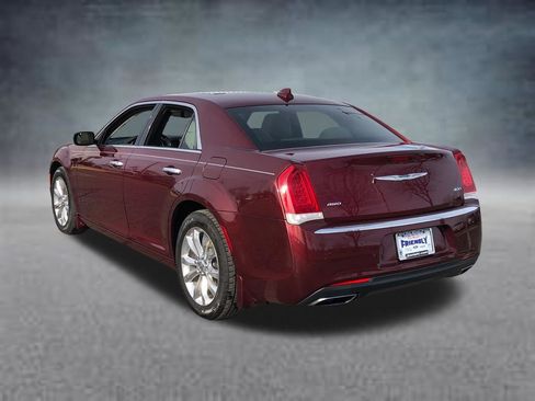 Used 2018 Chrysler 300 Limited w/ Safetytec Plus Group image 5