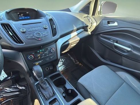 Used 2018 Ford Escape SE image 25
