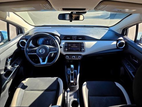 Used 2021 Nissan Versa SV FWD image 9