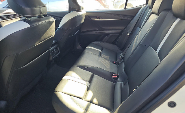 Used 2025 Toyota Camry SE FWD image 13