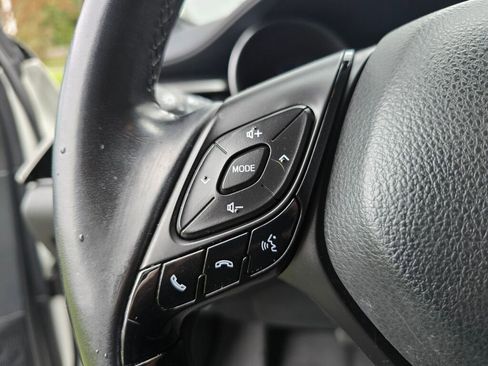 Used 2018 Toyota C-HR XLE image 25