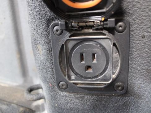 Used 2024 GMC Sierra 2500 SLT w/ SLT Convenience Package image 49