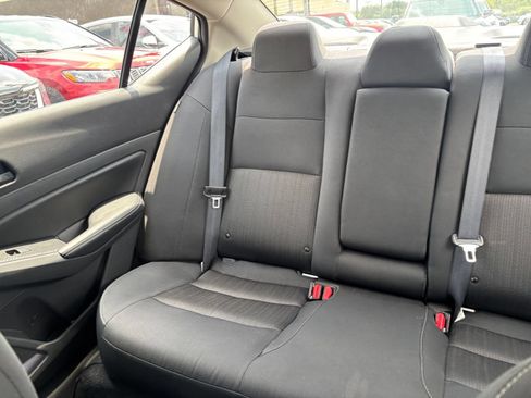Used 2025 Nissan Altima 2.5 SV FWD image 39