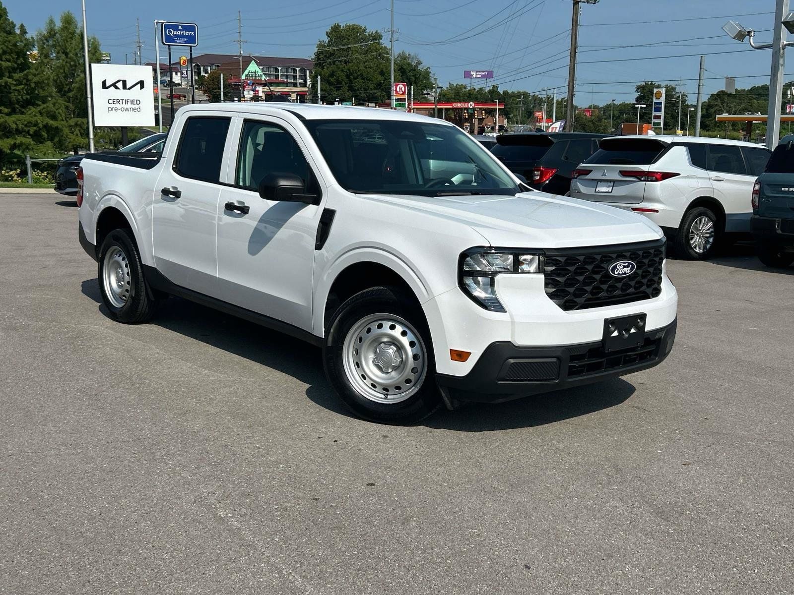 Used 2025 Ford Maverick XL FWD image 1