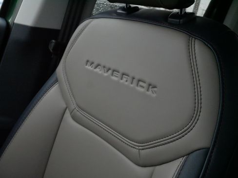 Used 2025 Ford Maverick Lariat w/ 4K Tow Package image 35