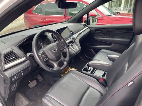 Used 2023 Honda Odyssey Sport image 2