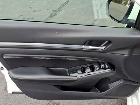 Used 2023 Nissan Altima 2.5 SV w/ SV Premium Package image 15