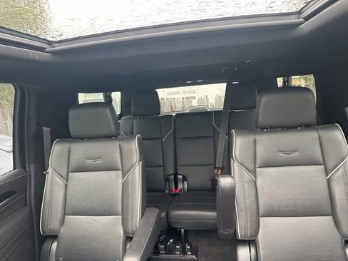 Used 2023 Cadillac Escalade ESV Sport image 7