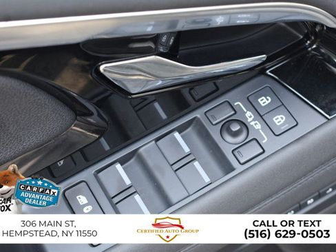 Used 2023 Land Rover Range Rover Evoque R-Dynamic SE AWD/4WD image 12