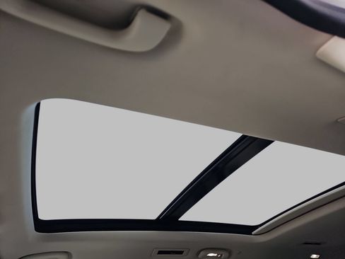 Used 2020 Cadillac XT6 Premium Luxury w/ LPO, Floor Liner Package AWD/4WD image 29