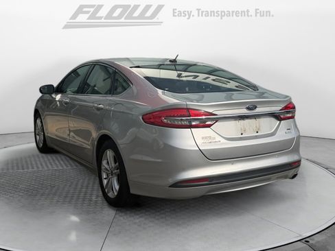Used 2018 Ford Fusion SE w/ Fusion SE Technology Package image 5