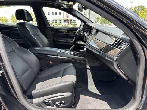 Used 2015 BMW 740Li xDrive image 25
