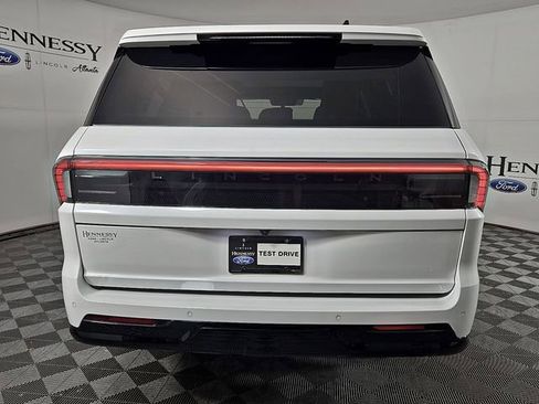 New 2025 Lincoln Navigator L Reserve w/ Jet Appearance Package AWD/4WD image 5