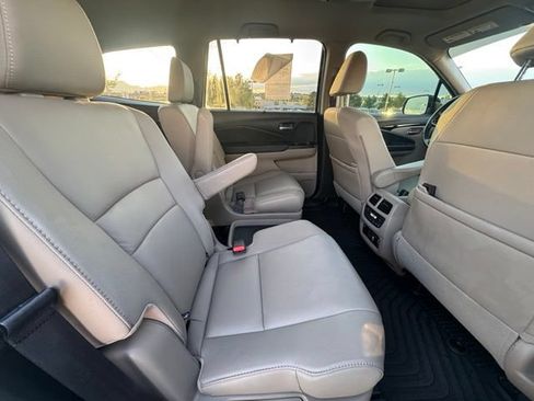 Used 2021 Honda Pilot Touring image 32