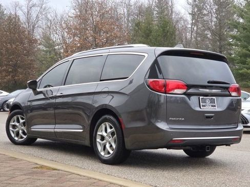Used 2019 Chrysler Pacifica Touring-L Plus w/ Advanced Safetytec Group image 20