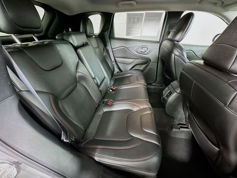 Used 2019 Jeep Cherokee Trailhawk w/ Cold Weather Group image 34