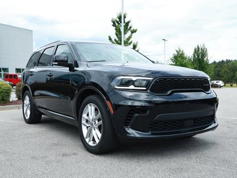 Used 2024 Dodge Durango GT RWD image 3
