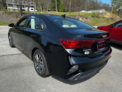 Used 2022 Kia Forte LXS FWD image 8