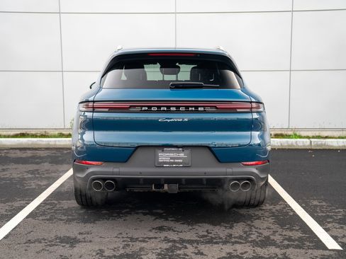 Used 2024 Porsche Cayenne S image 7