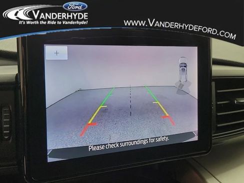 Used 2022 Ford Explorer XLT image 28