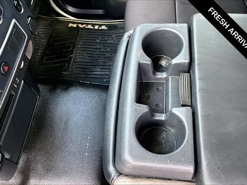 Used 2017 Nissan Titan S AWD/4WD image 8